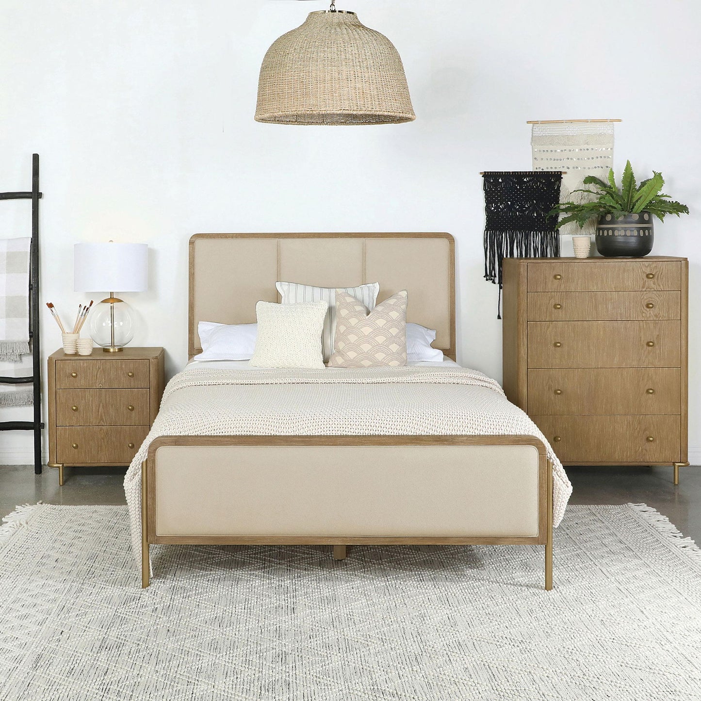 Arini 56-inch Eastern King Panel Bed Cream and Sand Wash